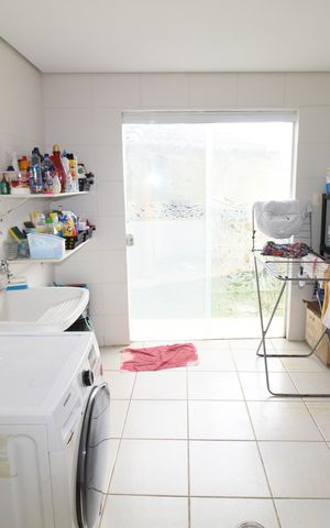 Casa de condomínio para alugar com 405m², 4 quartos e 4 vagasÁrea de Serviço