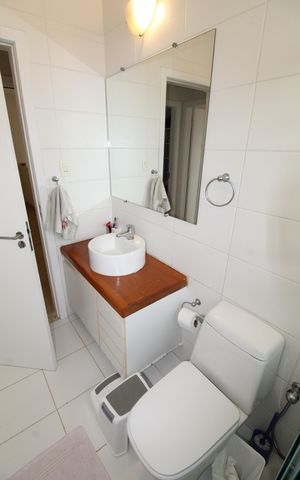 Casa de condomínio para alugar com 405m², 4 quartos e 4 vagasBanheiro