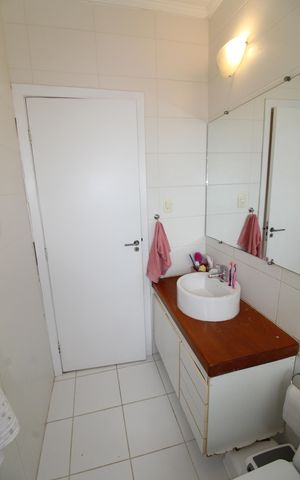Casa de condomínio para alugar com 405m², 4 quartos e 4 vagasBanheiro da Suíte 3