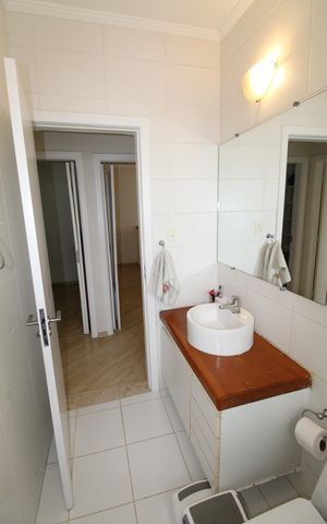 Casa de condomínio para alugar com 405m², 4 quartos e 4 vagasBanheiro