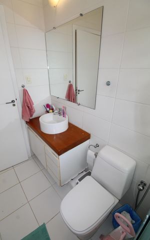 Casa de condomínio para alugar com 405m², 4 quartos e 4 vagasBanheiro da Suíte 3