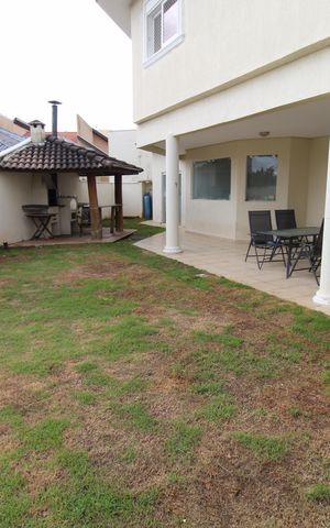 Casa de condomínio para alugar com 405m², 4 quartos e 4 vagasÁrea Externa