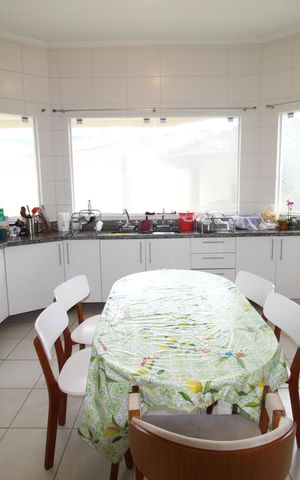 Casa de condomínio para alugar com 405m², 4 quartos e 4 vagasCozinha