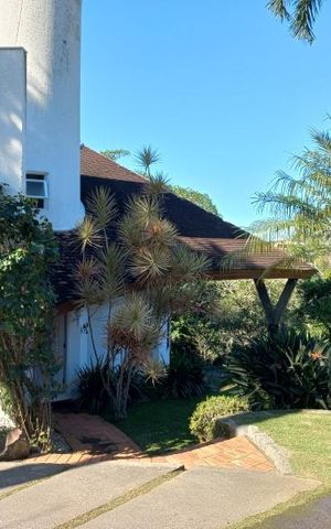 Casa para alugar com 1384m², 4 quartos e 4 vagas