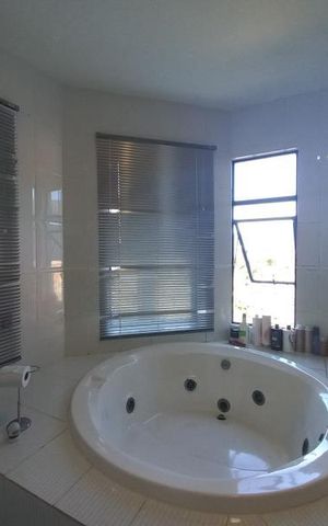 Casa para alugar com 1384m², 4 quartos e 4 vagas