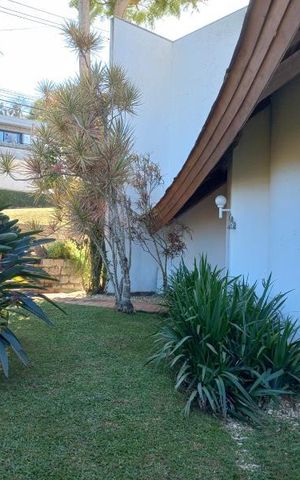 Casa para alugar com 1384m², 4 quartos e 4 vagas