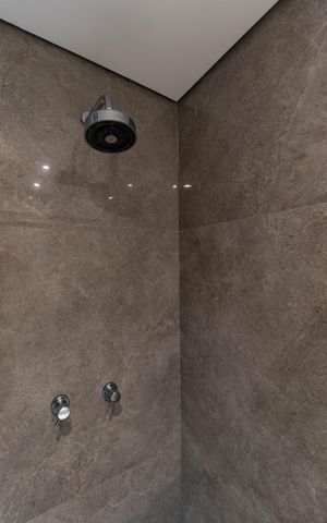 Apartamento à venda com 164m², 3 quartos e 3 vagas Apartamento à venda com 164m², 3 quartos e 3 vagasBanheiro da Suíte 1