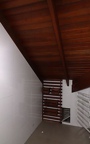 Casa para alugar com 185m², 3 quartos e 3 vagasBanheiro da Suíte do sótão