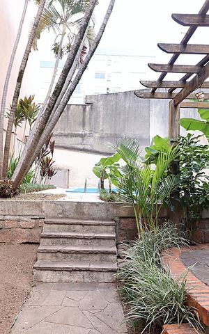 Casa para alugar com 185m², 3 quartos e 3 vagasQuintal