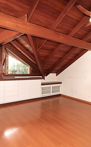 Casa para alugar com 185m², 3 quartos e 3 vagasSuíte do sótão