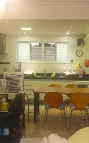 Casa para alugar com 120m², 2 quartos e 2 vagasSala