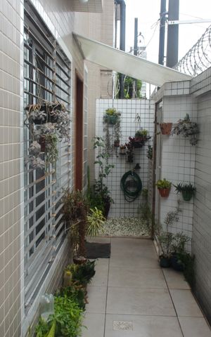 Casa para alugar com 120m², 2 quartos e 2 vagasEntrada