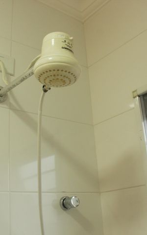 Casa para alugar com 120m², 2 quartos e 2 vagasBanheiro da Suíte 1