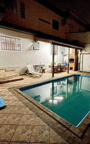Casa à venda com 224m², 4 quartos e 2 vagas
