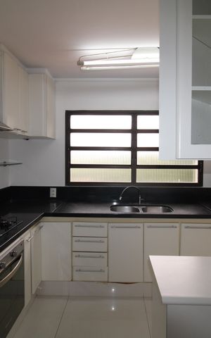 Apartamento para alugar com 200m², 4 quartos e 2 vagasCozinha