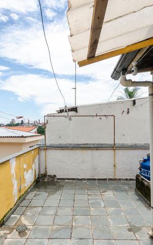 Casa à venda com 250m², 3 quartos e 2 vagas Casa à venda com 250m², 3 quartos e 2 vagasÁrea de Serviço