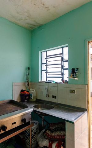Casa à venda com 250m², 3 quartos e 2 vagas Casa à venda com 250m², 3 quartos e 2 vagasEdícula - Cozinha
