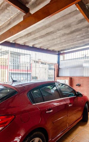 Casa à venda com 250m², 3 quartos e 2 vagas Casa à venda com 250m², 3 quartos e 2 vagasGaragem