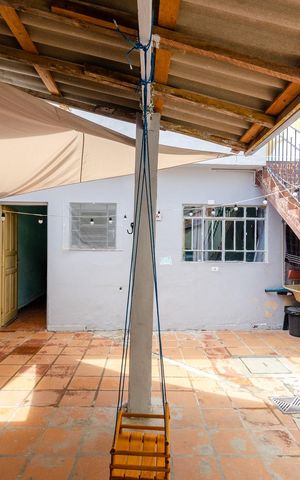 Casa à venda com 250m², 3 quartos e 2 vagas Casa à venda com 250m², 3 quartos e 2 vagasQuintal