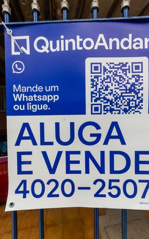Casa à venda com 250m², 3 quartos e 2 vagas Casa à venda com 250m², 3 quartos e 2 vagasPLACA