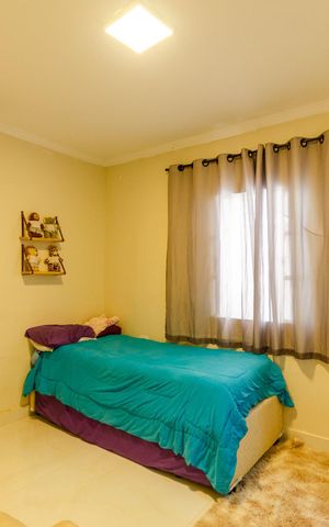 Casa à venda com 250m², 3 quartos e 2 vagas Casa à venda com 250m², 3 quartos e 2 vagasSuíte 1