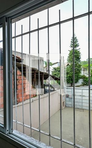 Casa à venda com 130m², 3 quartos e 2 vagas Casa à venda com 130m², 3 quartos e 2 vagasSala