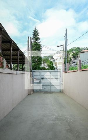 Casa à venda com 130m², 3 quartos e 2 vagas Casa à venda com 130m², 3 quartos e 2 vagasÁrea externa