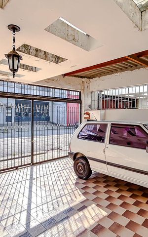 Casa à venda com 240m², 4 quartos e 2 vagasGaragem