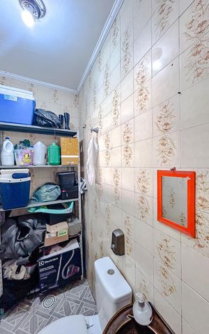 Casa à venda com 240m², 4 quartos e 2 vagasBanheiro de serviço