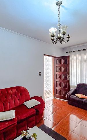 Casa à venda com 240m², 4 quartos e 2 vagasSala