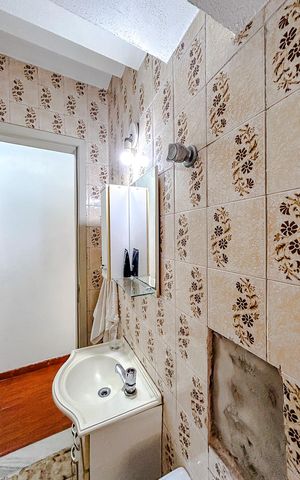 Casa à venda com 240m², 4 quartos e 2 vagasLavabo