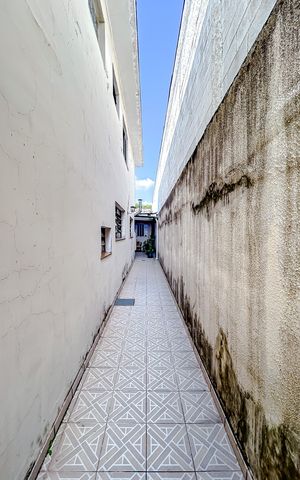 Casa à venda com 240m², 4 quartos e 2 vagasÁrea externa