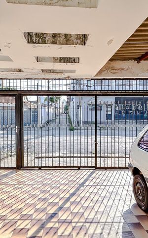 Casa à venda com 240m², 4 quartos e 2 vagasGaragem
