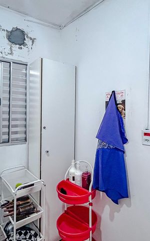 Casa à venda com 240m², 4 quartos e 2 vagasQuarto de Serviço