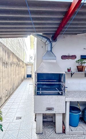 Casa à venda com 240m², 4 quartos e 2 vagasChurrasqueira