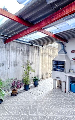 Casa à venda com 240m², 4 quartos e 2 vagasÁrea gourmet