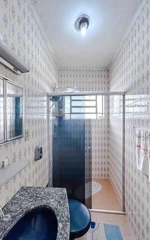 Casa à venda com 240m², 4 quartos e 2 vagasBanheiro