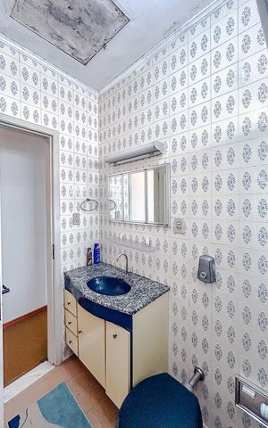 Casa à venda com 240m², 4 quartos e 2 vagasBanheiro