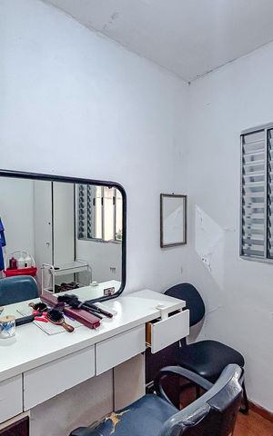 Casa à venda com 240m², 4 quartos e 2 vagasQuarto de Serviço