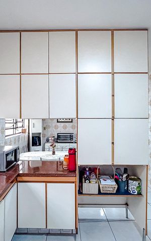 Casa à venda com 240m², 4 quartos e 2 vagasCozinha - Armários