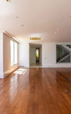Casa à venda com 1000m², 4 quartos e 8 vagas