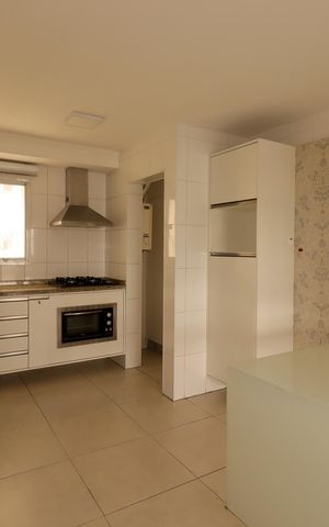 Apartamento para alugar com 128m², 3 quartos e 2 vagasCozinha