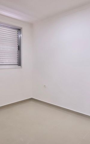 Apartamento à venda com 85m², 2 quartos e 2 vagasQuarto 2