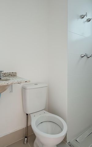 Apartamento à venda com 59m², 3 quartos e 1 vaga Apartamento à venda com 59m², 3 quartos e 1 vagaBanheiro da Suíte