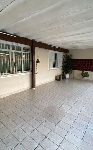 Casa à venda com 140m², 3 quartos e 2 vagas