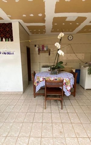Casa à venda com 140m², 3 quartos e 2 vagas