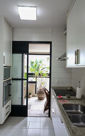 Apartamento à venda com 195m², 4 quartos e 4 vagasCozinha