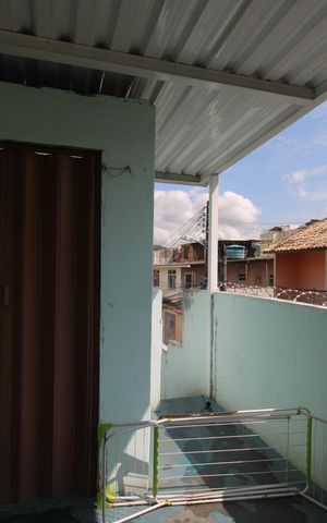Casa à venda com 160m², 5 quartos e 3 vagasEntrada para o segundo andar