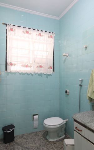 Casa à venda com 160m², 5 quartos e 3 vagasBanheiro social 2