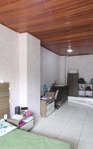 Casa à venda com 160m², 5 quartos e 3 vagasQuarto 1